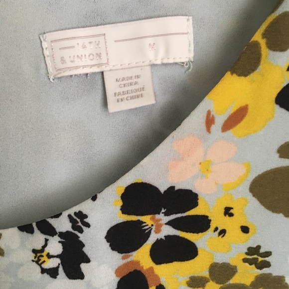 14th&UNION LAYERED BUTTERFLY SLEEVE TOP size M - Picture 6 of 7